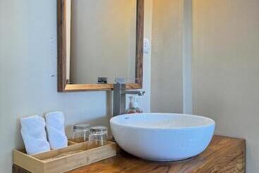تختخواب و صبحانه Sofia Summer Coastal Suites