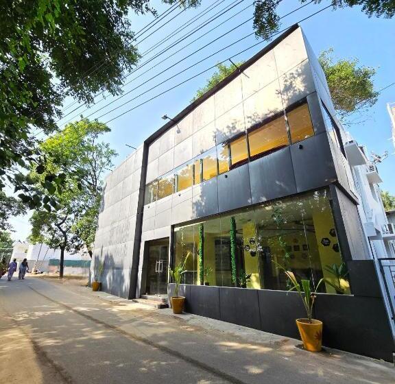 هتل The Sea Walk Beachside Serinity