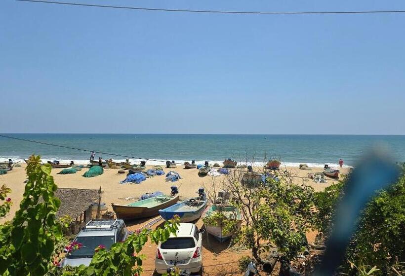 هتل The Sea Walk Beachside Serinity