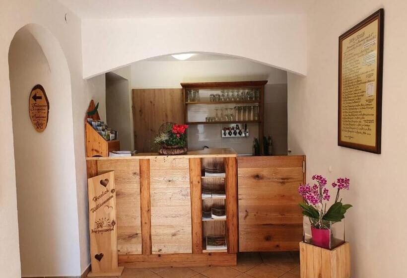 ペンション Brettmaisserhof