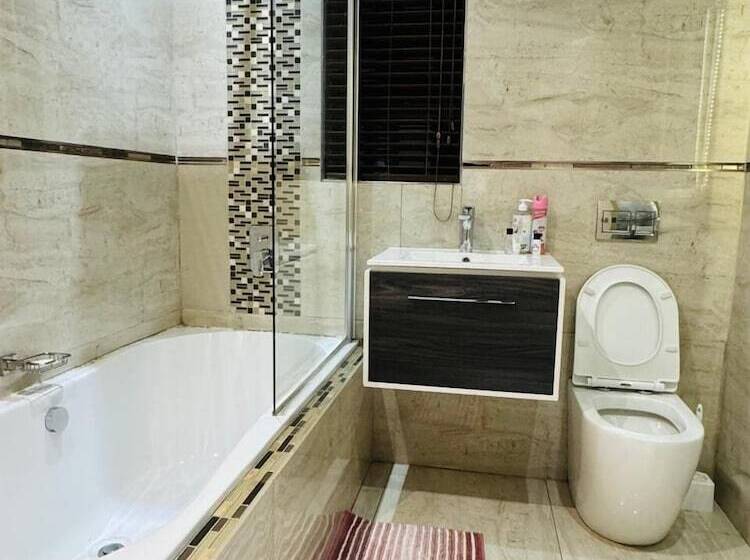 بنسيون Icebolethu Guest House