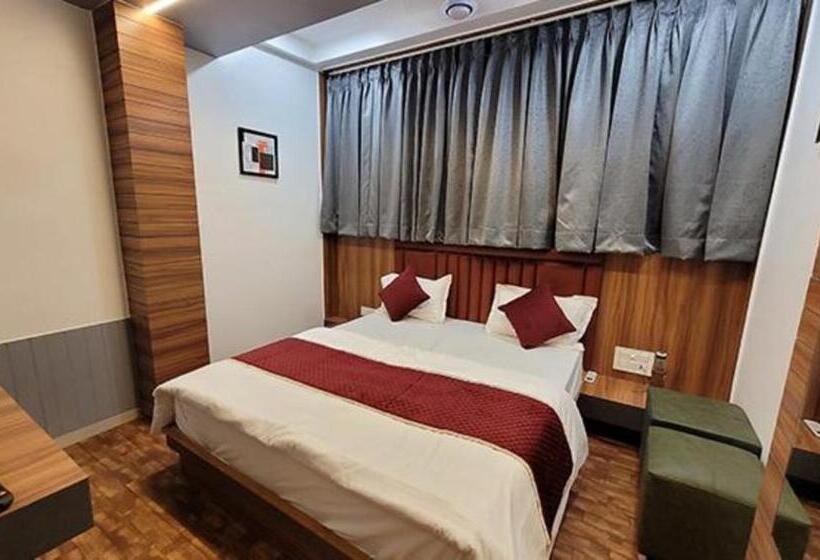 Fabhotel Max