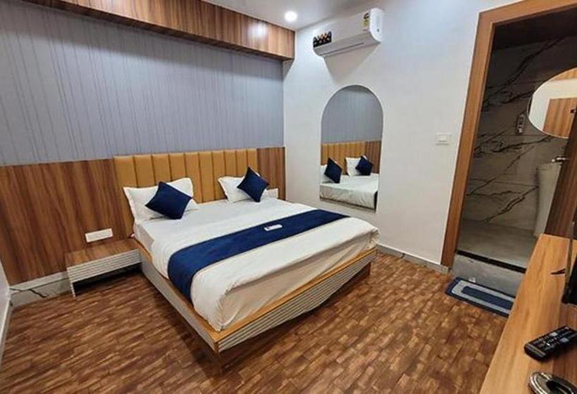 Fabhotel Max