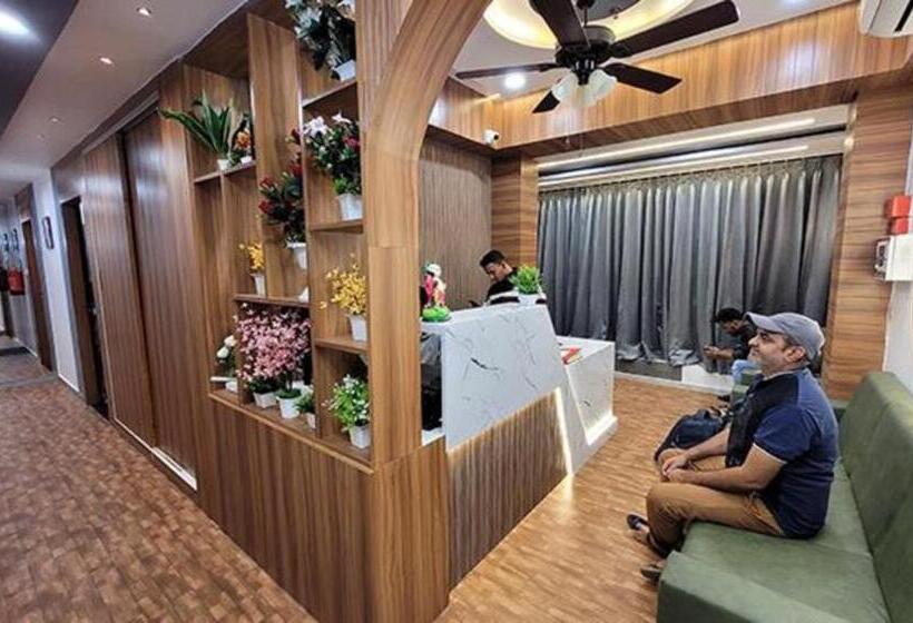 Fabhotel Max