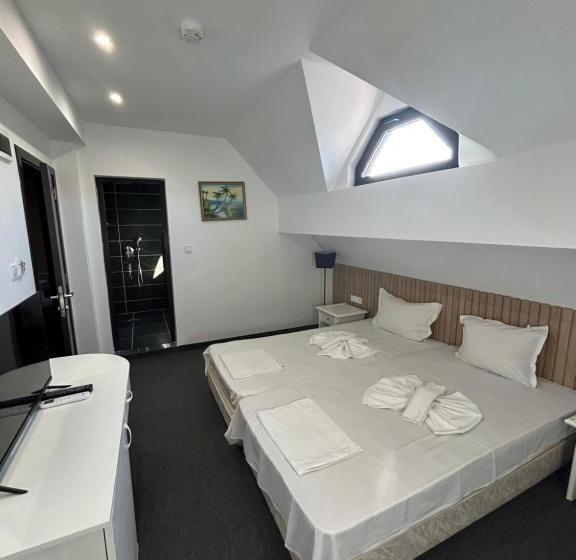 هتل Adeti Residence