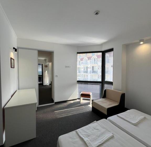 هتل Adeti Residence
