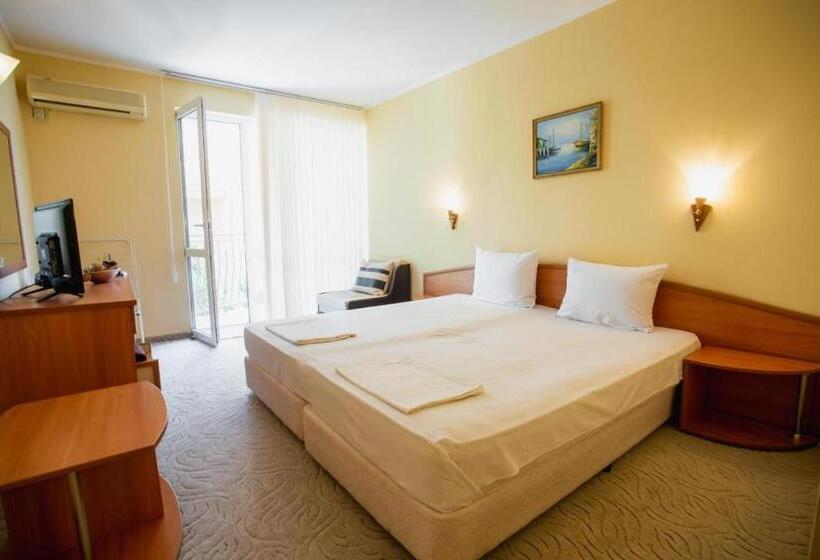 هتل Adeti Residence