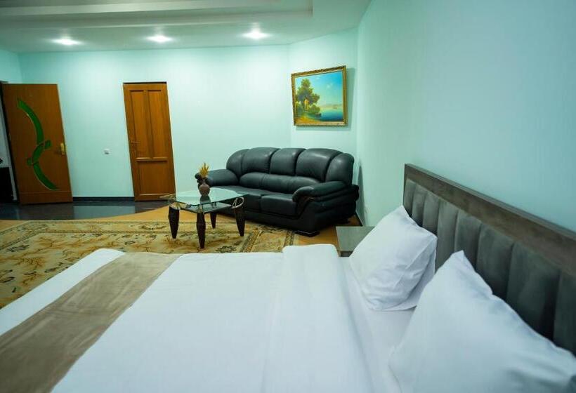 هتل Continental New