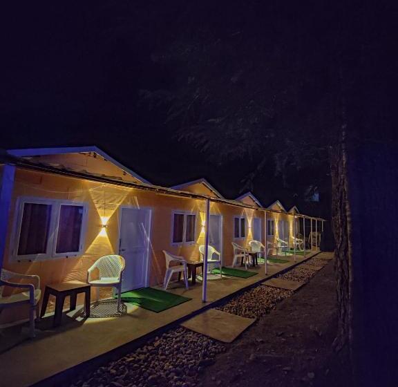 هتل Pandora Riverside Cafe & Stay