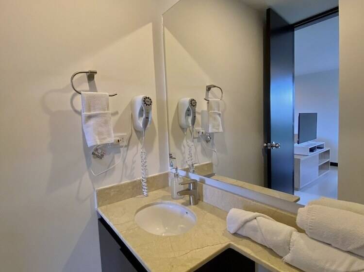 پانسیون Room In Bb   Suite Presidencial En Hotel Proximo Al Aeropuerto