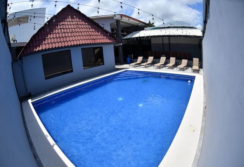 Republik Hotel, Bistro And Nightclub On Site