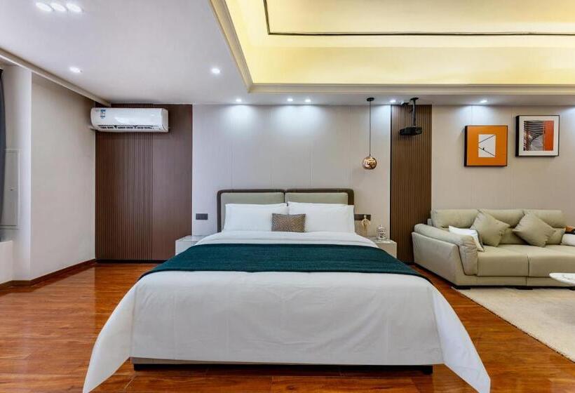 East Maple International Apartment Guangzhou Luogang Wanda Plaza Suyuan Metro Station