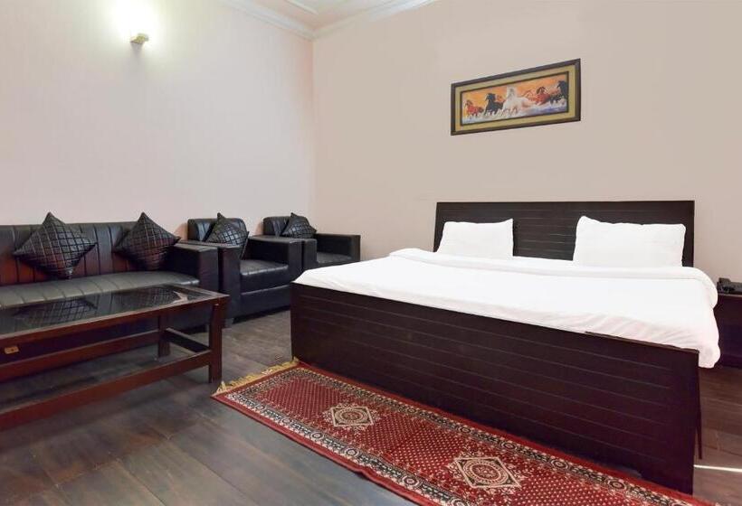 هتل Homewood Suites And Guest House