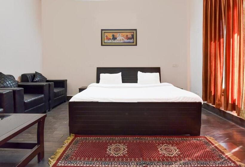 هتل Homewood Suites And Guest House