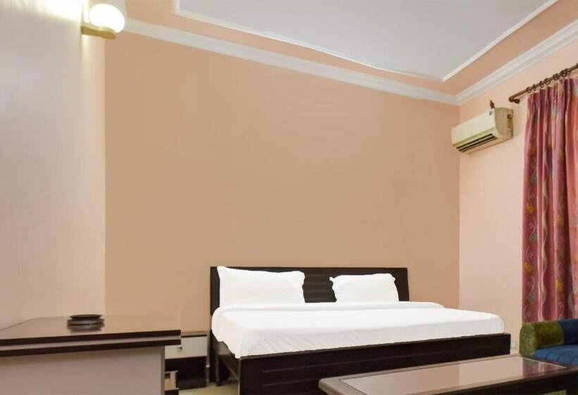 هتل Homewood Suites And Guest House