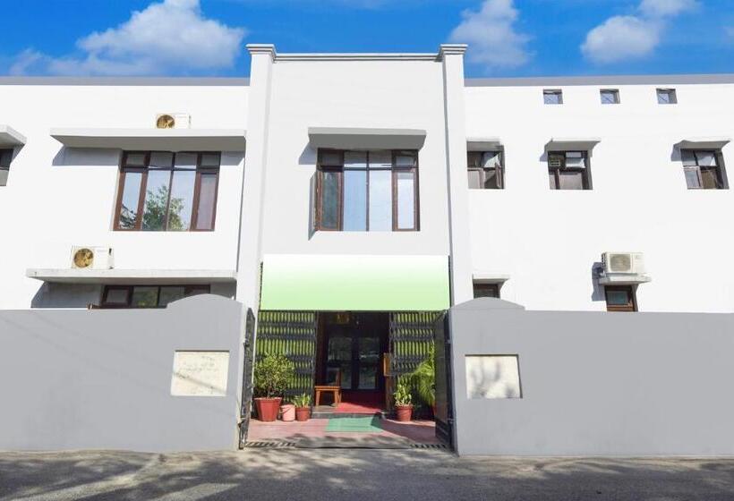 هتل Homewood Suites And Guest House