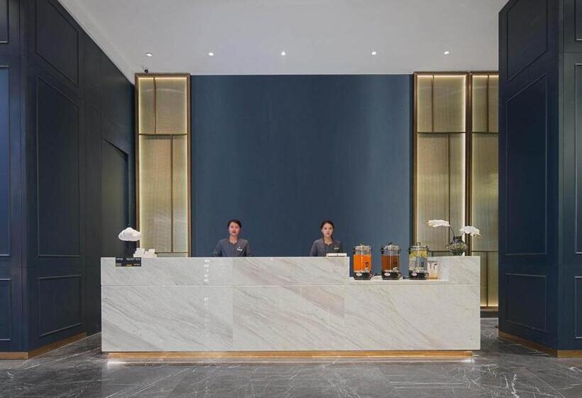 호텔 Park Inn By Radisson Nanchong Yilong Star City Plaza