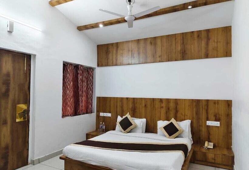 Отель Royals Moonlight Resort,corbett