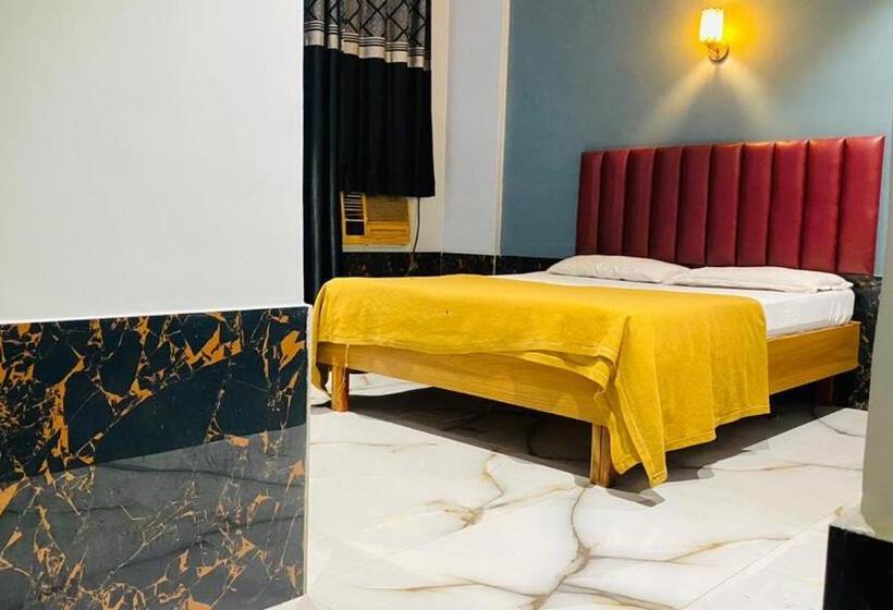 Отель Shunty Lodging & Boarding