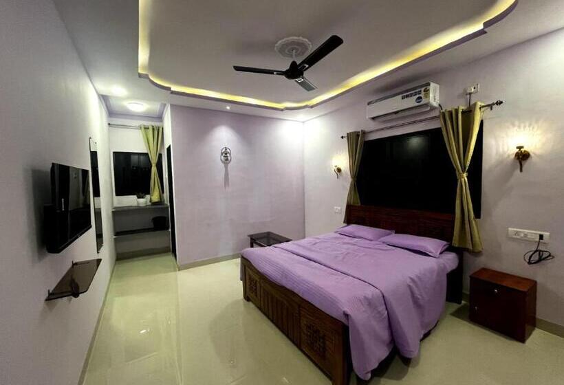 酒店 Tarangan Resort