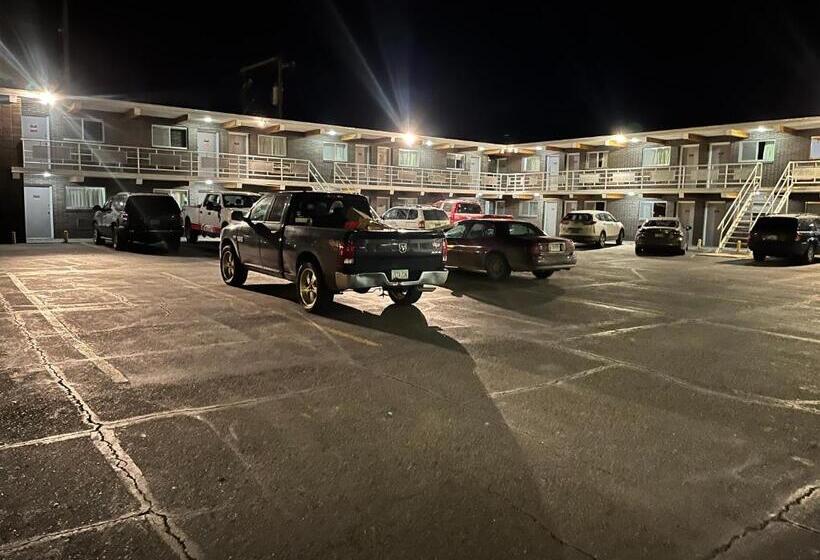 هتل Tomahawk Motor Lodge
