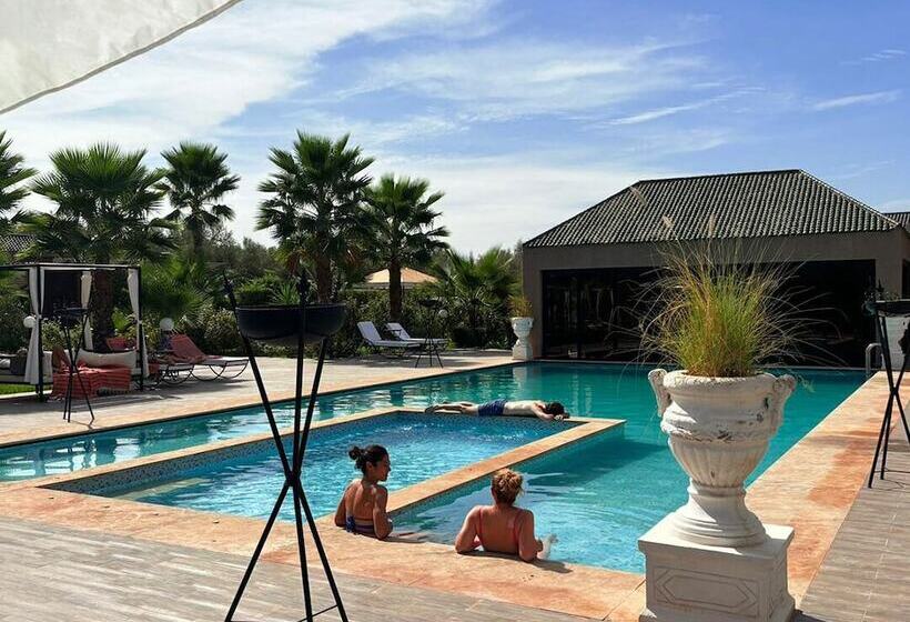 Just V Hotel & Spa