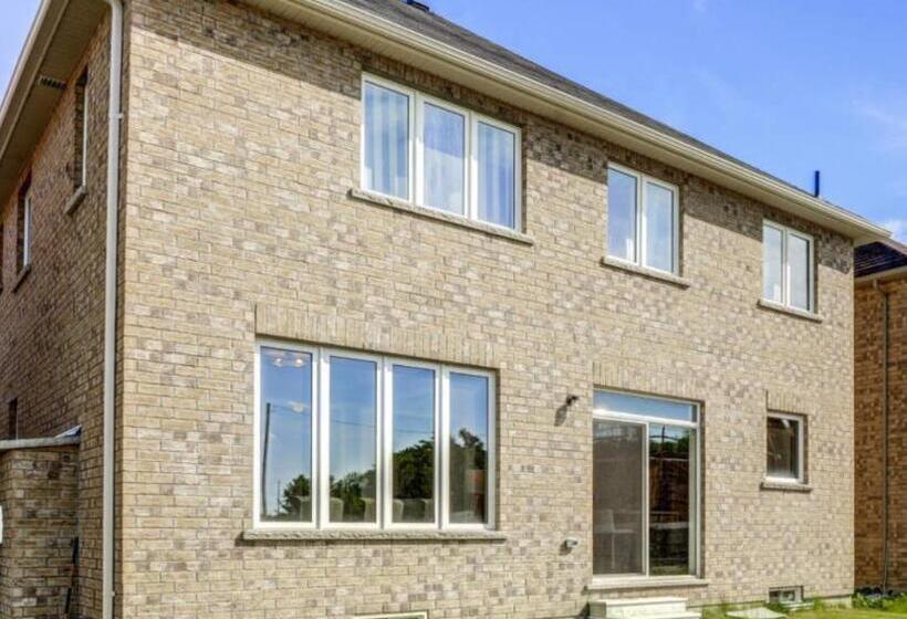 پانسیون 2 Bedrooms Basement With Bath,kitchen,laundry &dinning