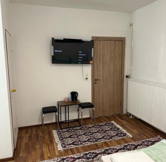 ペンション Privat Zimmer Eronn Vei̇tsch