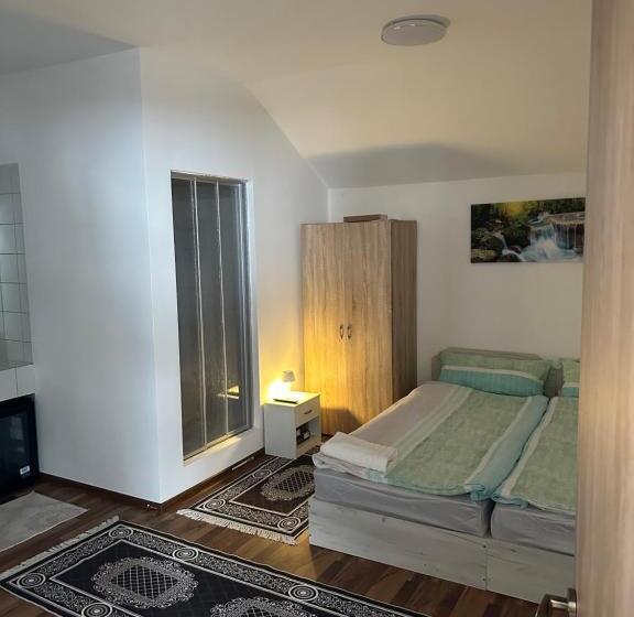 ペンション Privat Zimmer Eronn Vei̇tsch