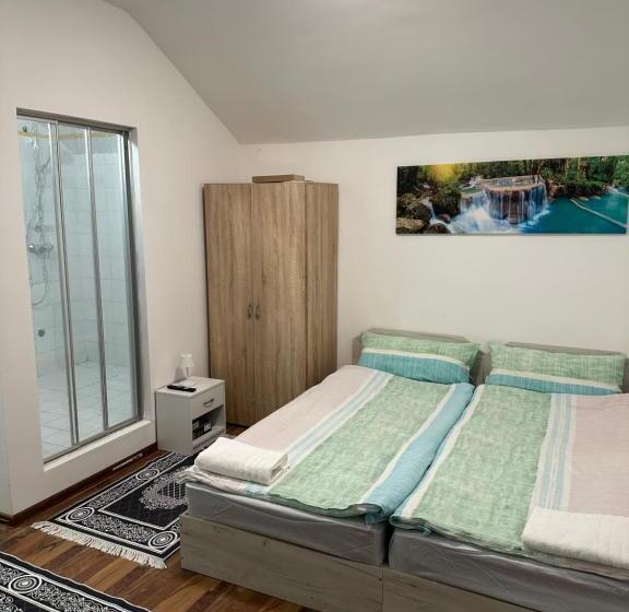 ペンション Privat Zimmer Eronn Vei̇tsch