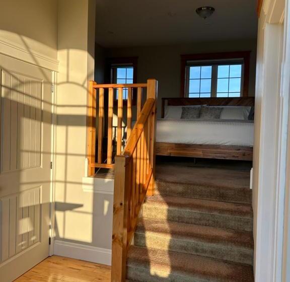 پانسیون Tides Inn Guest Suites