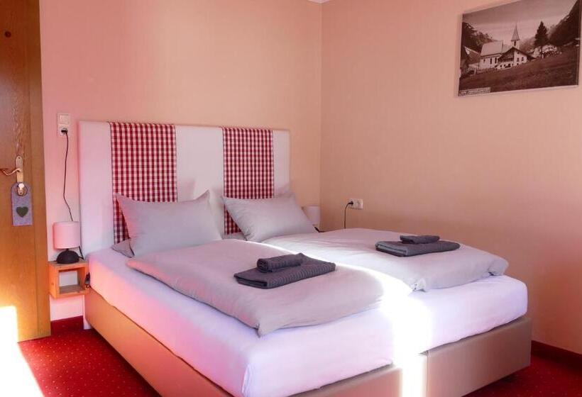 Pension Dorfplatzl Pitztal