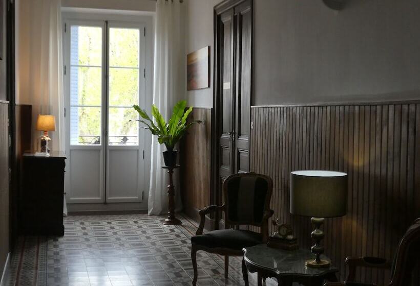 ベッドアンドブレックファースト Chambre D Hôtes Eloi Merle