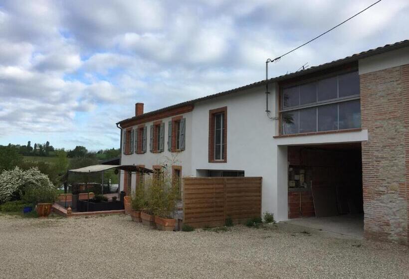 مبيت وإفطار Domaine En Castanet