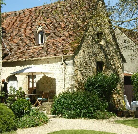 تختخواب و صبحانه Manoir La Barriere Lot