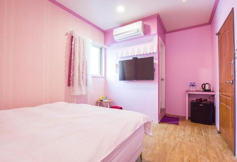 تختخواب و صبحانه N. Castle