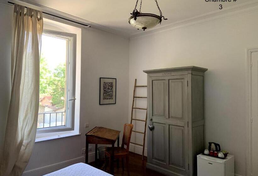 Bed and Breakfast Un Nid En Camargue