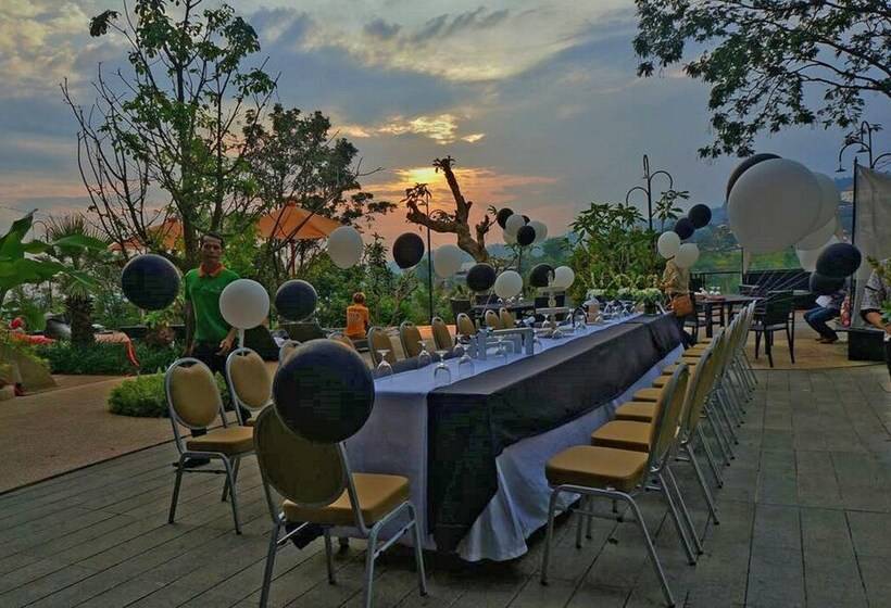 Fotos del hotel Clove Garden Hotel & Residence:  11