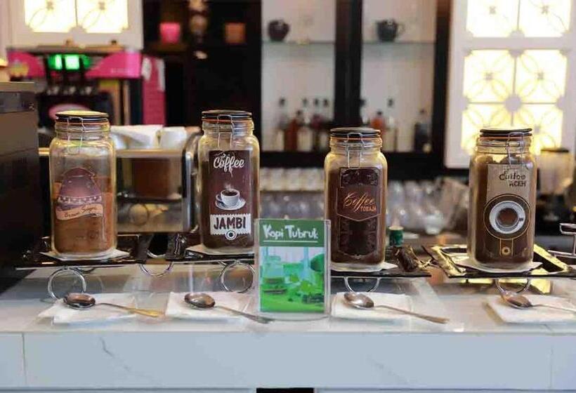 هتل Odua Weston Jambi