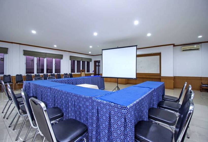 Fotos del hotel Reddoorz Plus Near Rs Hasan Sadikin:  25