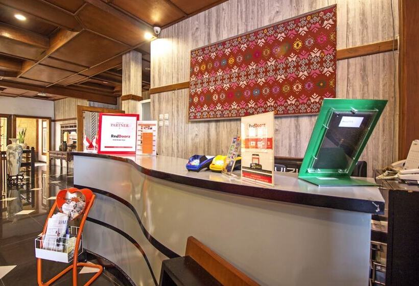 Fotos del hotel Reddoorz Plus Near Rs Hasan Sadikin:  20