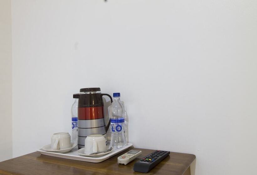 Fotos del hotel Reddoorz Plus Near Rs Hasan Sadikin:  14