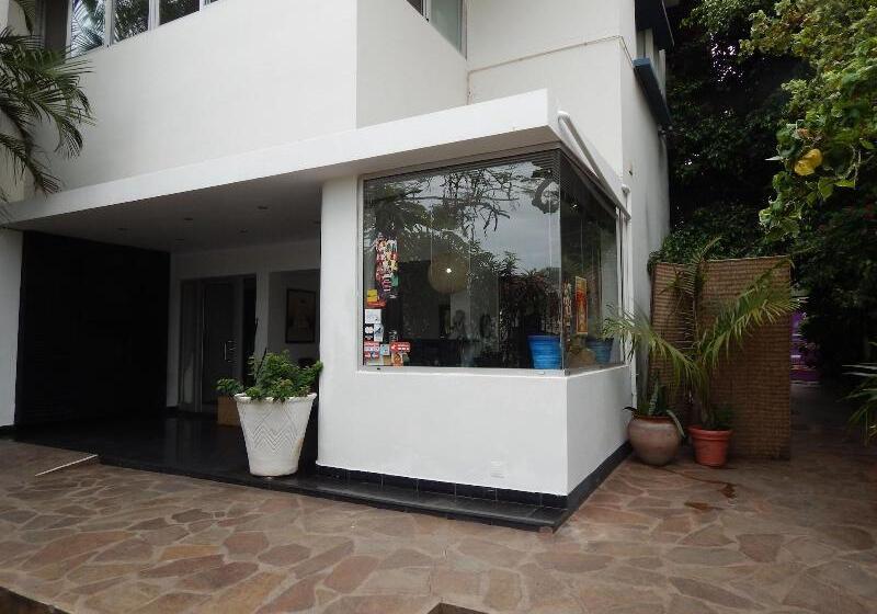 بنسيون Jacaranda Guesthouse