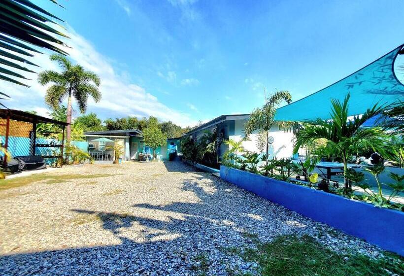 هاستل Hidden Palms Inn And Resort