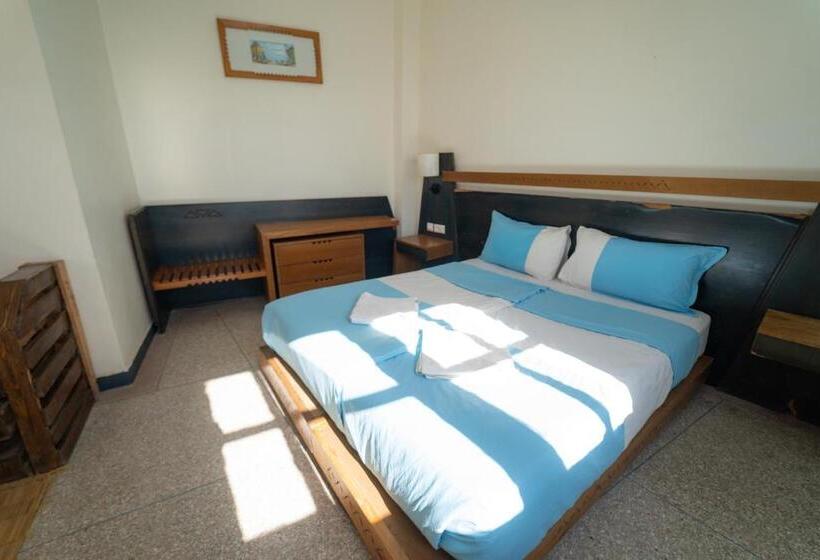 تختخواب و صبحانه Adventurekeys Surf Yoga Cowork