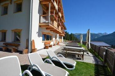 هتل Agritur Majon Da Mont