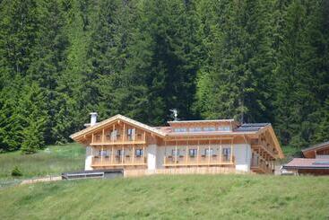هتل Agritur Majon Da Mont