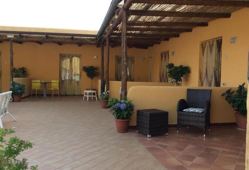 בית מלון כפרי Albergo Seaside