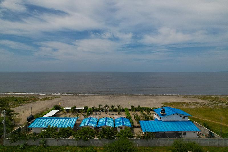 בית מלון כפרי Chevere Beach Cabanas Sas