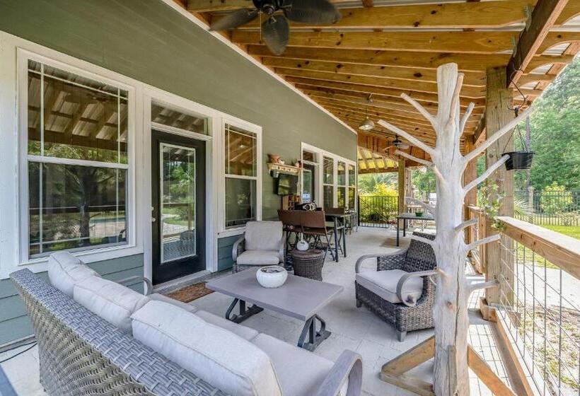 Отель Country Solitude Close To The Beach Farmhouse